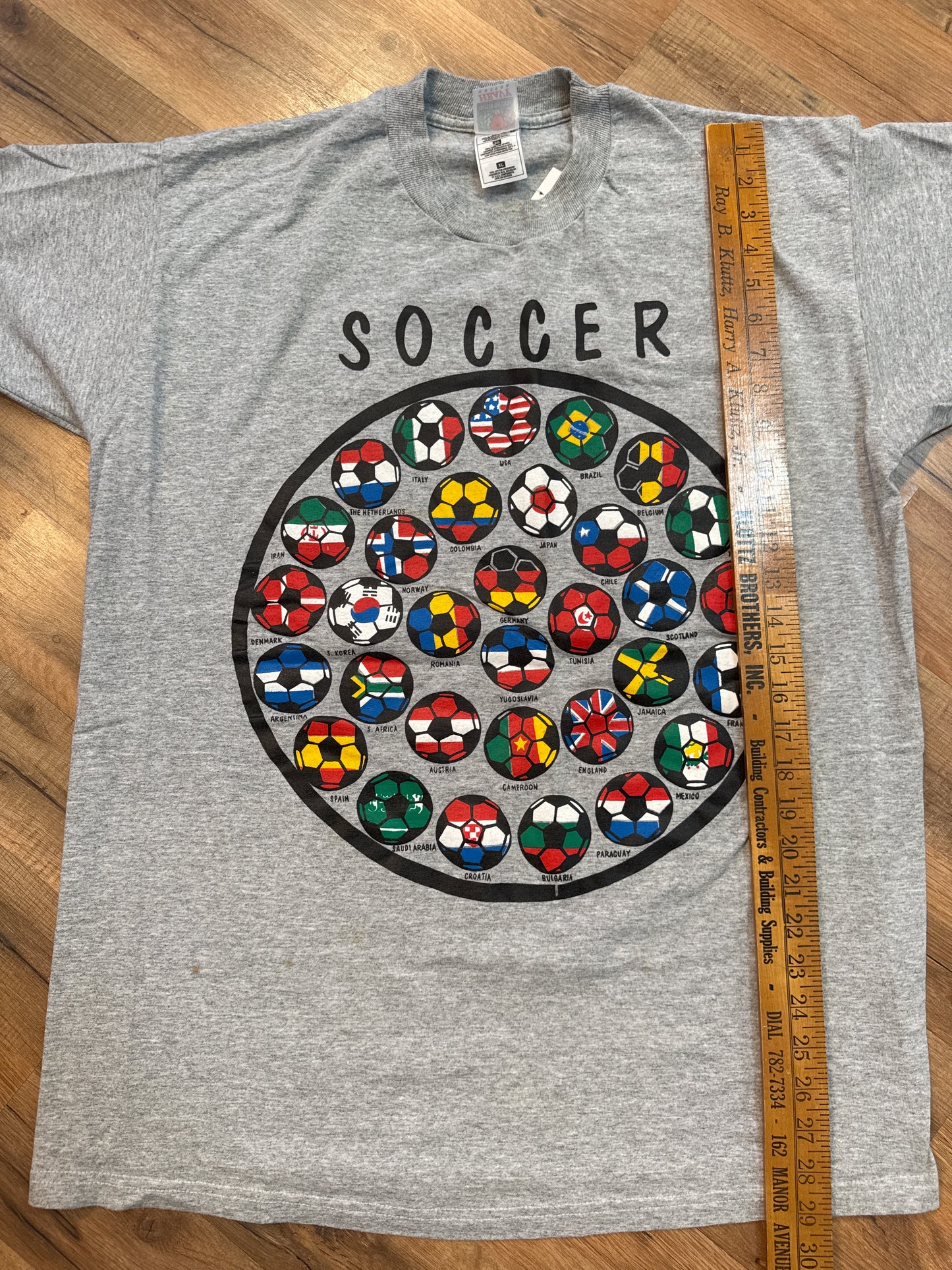 1990 Soccer Countries Art Tshirt, Size XL