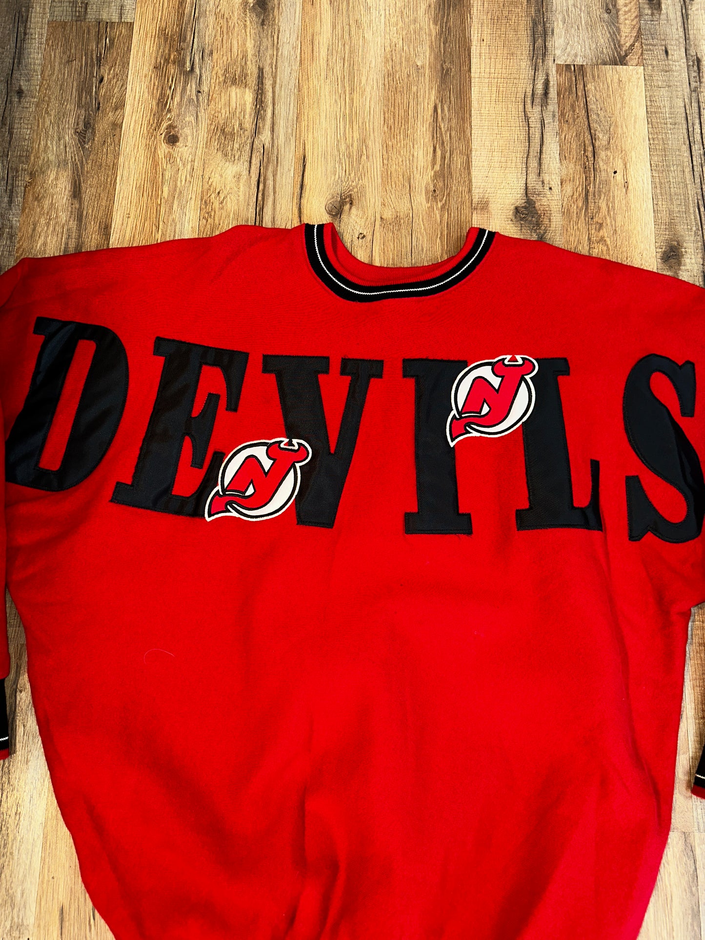 Vintage NHL New Jersey Devils Hockey Spellout Crewneck Legends Athletic USA Large