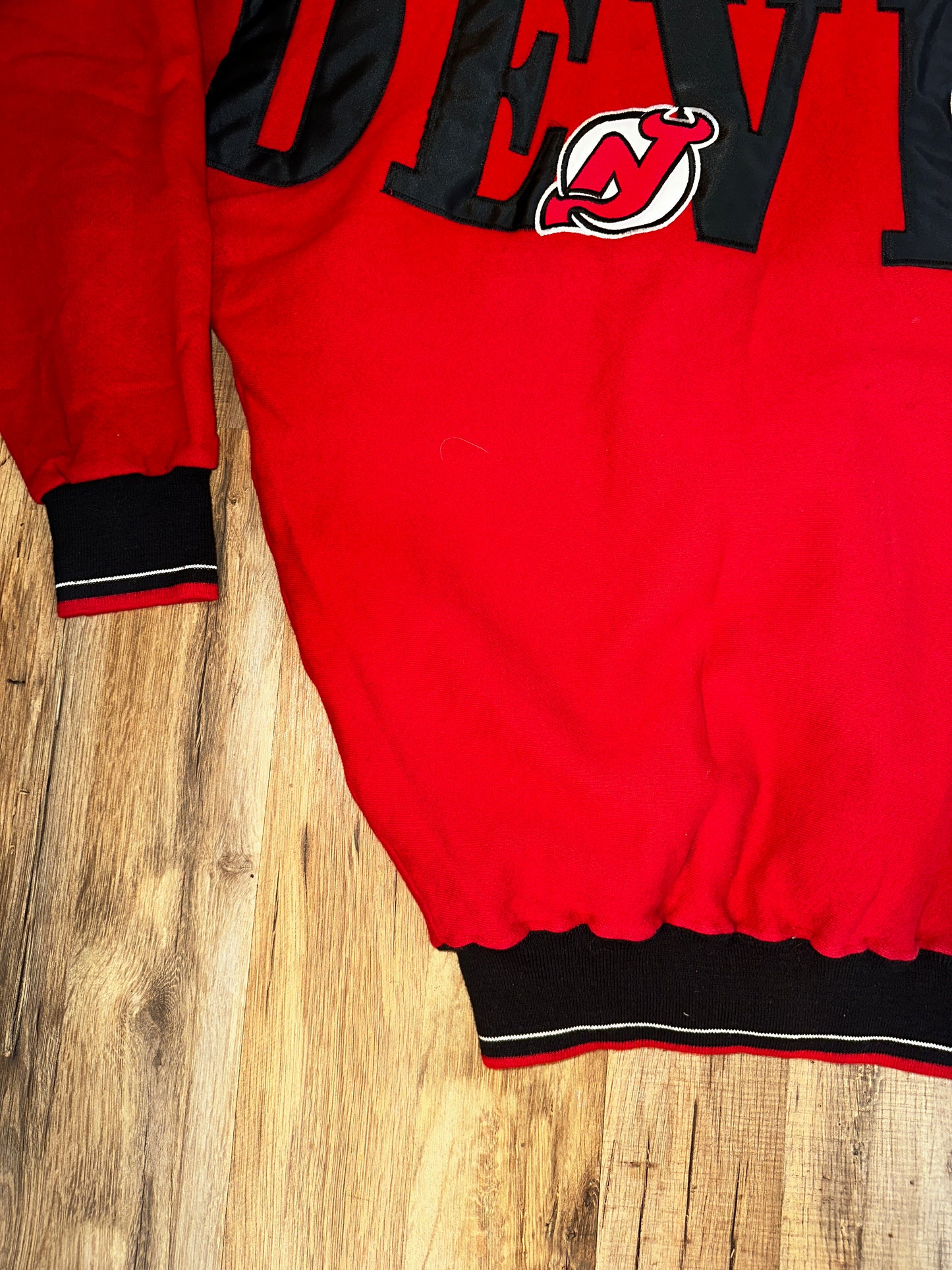 Vintage NHL New Jersey Devils Hockey Spellout Crewneck Legends Athletic USA Large