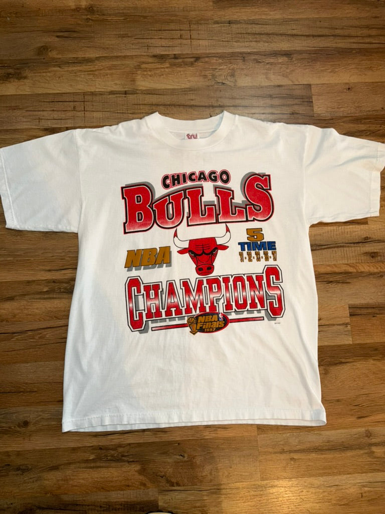 Vintage 1997 NBA FINALS Chicago Bulls Five Time Champions XL White