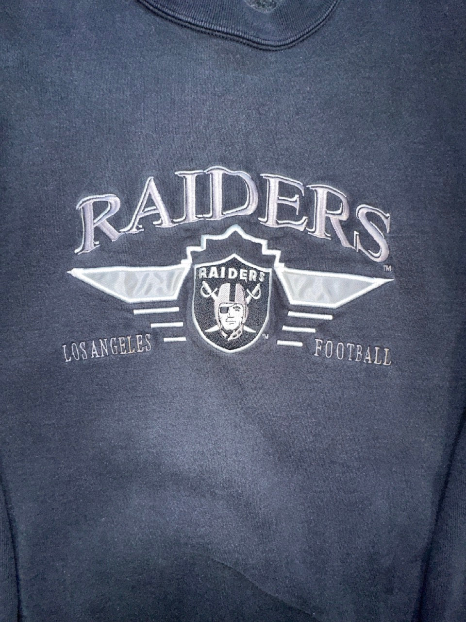 Raiders Crewneck Men's Large Black Vintage Sweatshirt NFL Los Angeles Logo Athletic